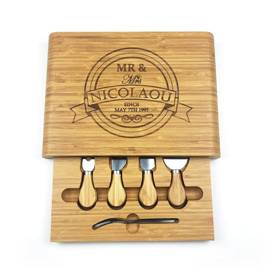 Cheeseboard With Knives Gift Set