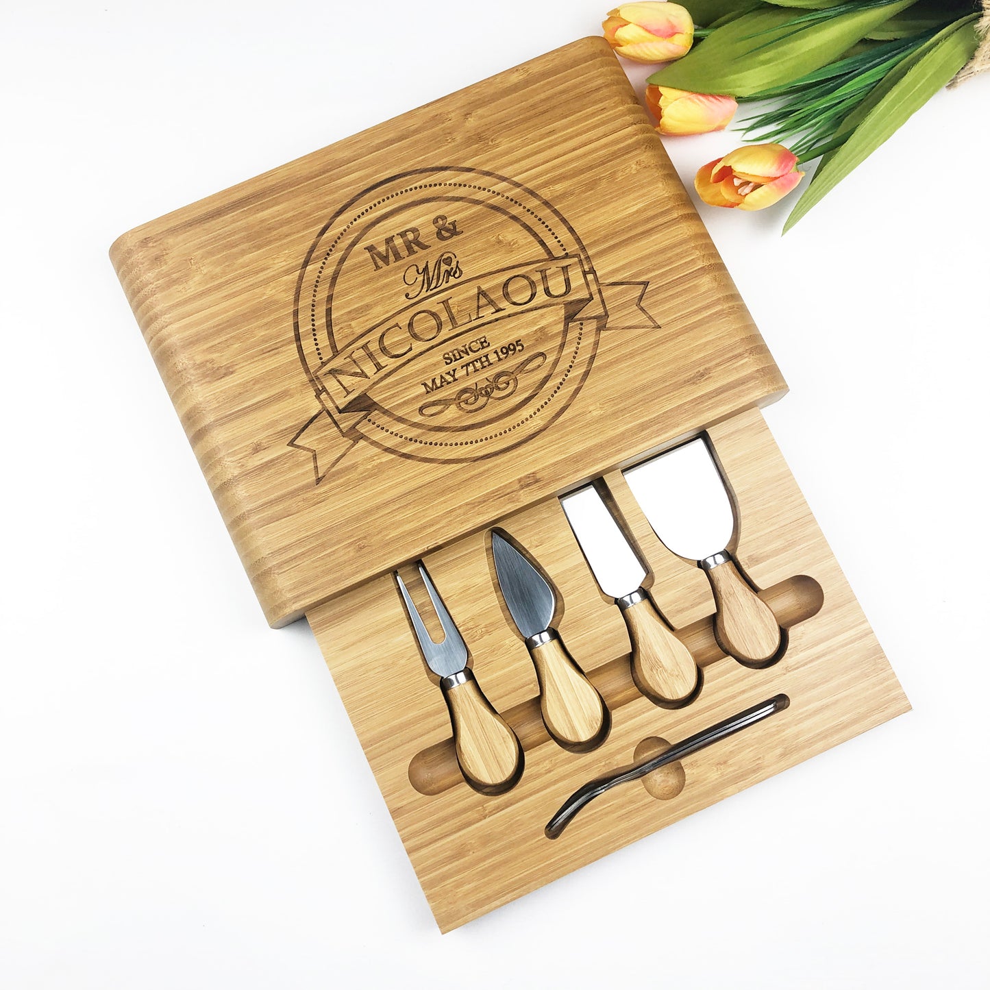 Cheeseboard With Knives Gift Set